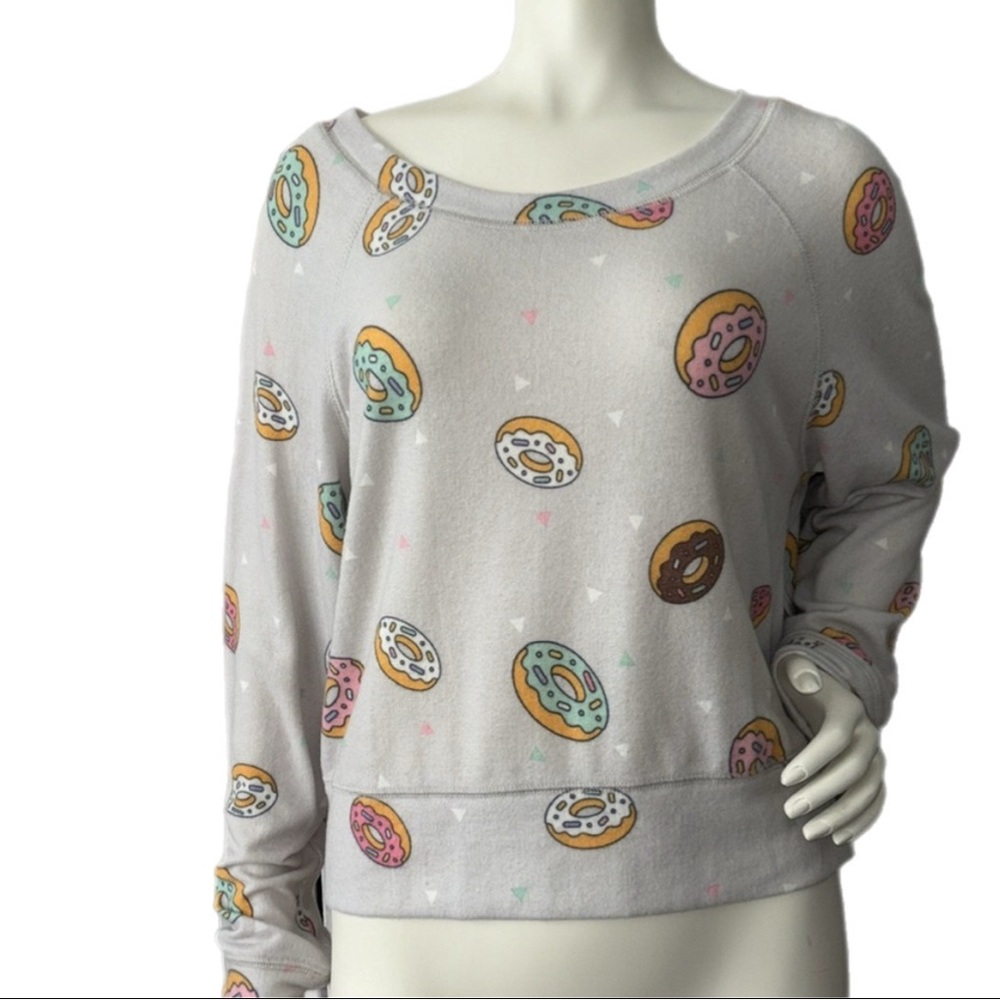 Windsor Donut Lounge Top